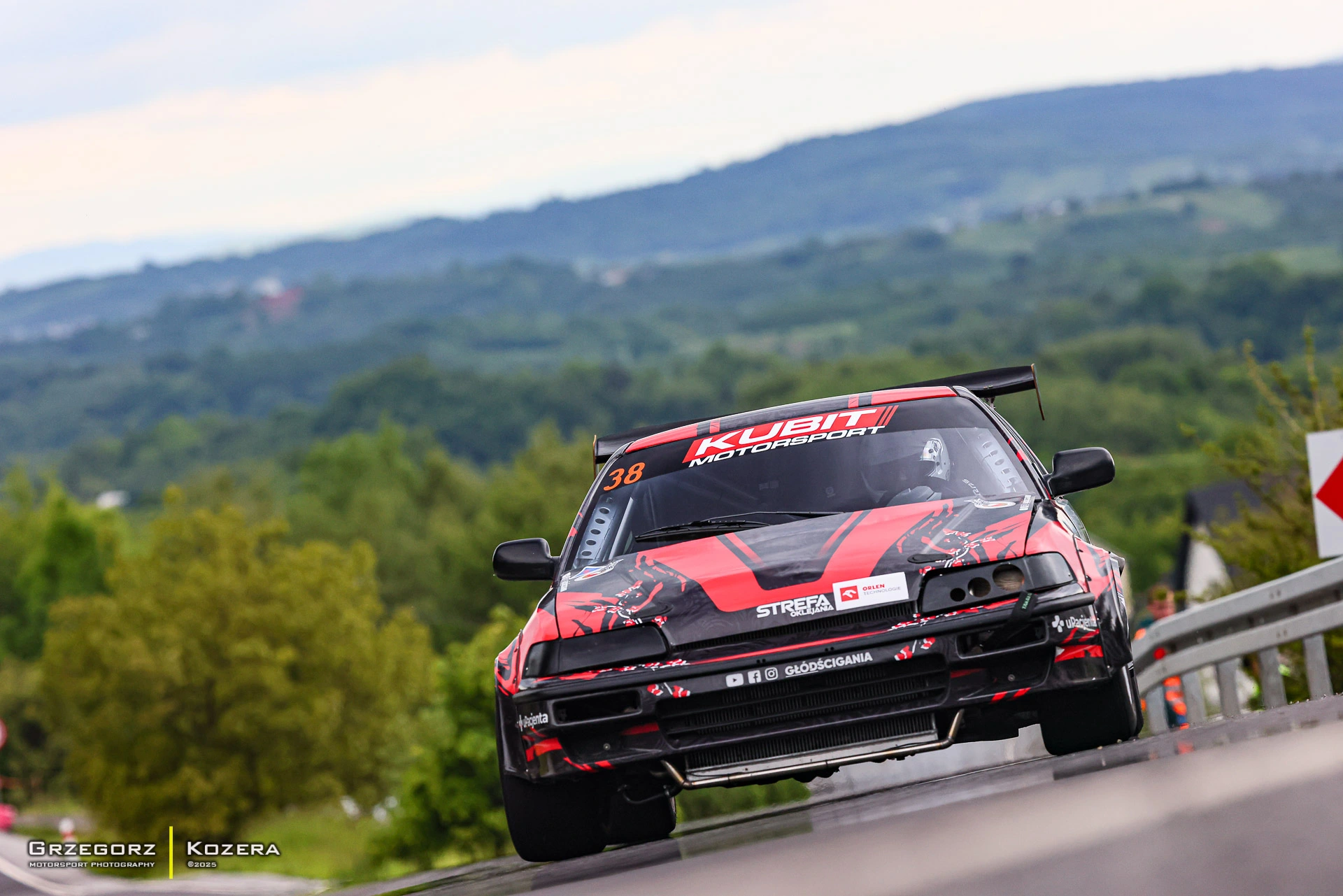 Honda CRX K20 podczas Wyścigu Górskiego Prządki